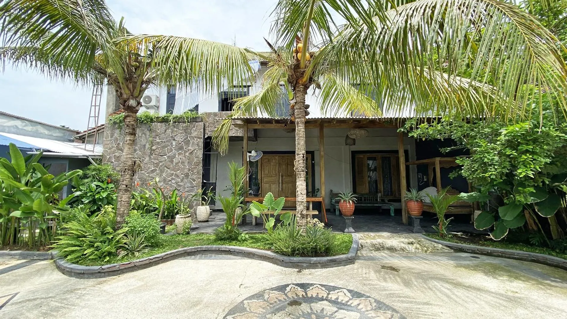 Kebuls House Villa Legian  Indonesia